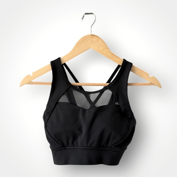 Lululemon Women’s Black Sports Bra with Criss Cross Straps! Size 6! - Picture 2 of 5